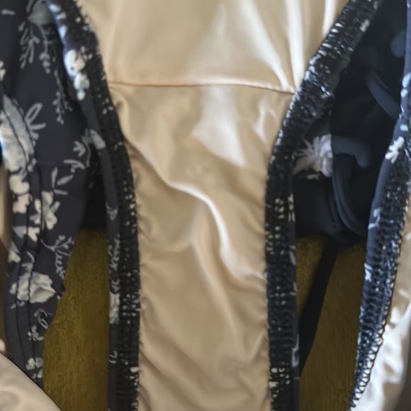 Adorable and super comfortable Joyfolie swim suit 2 piece size 14 (juniors) - Picture 4 of 7